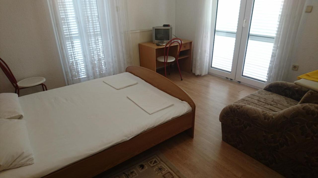 Restoran Sirena Bed and Breakfast Dramalj Buitenkant foto
